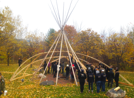 McEwen School of Architecture students explore an intuitive design-build process with instructor Jake Chakasim as part of a course on Indigenous Precedents. 