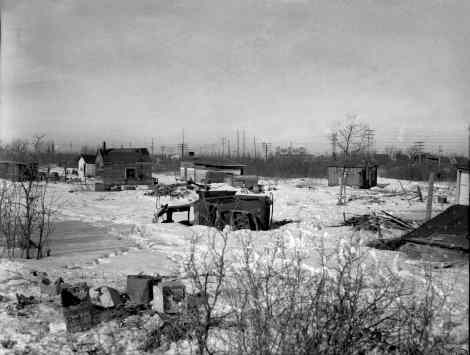 new_-sis_shack_town_1949_04_web